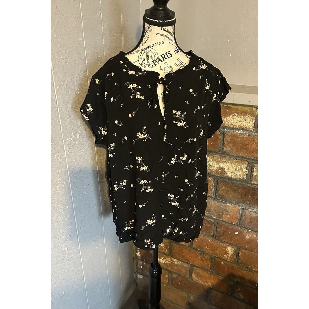 WOMEN‎ LG BLACK  FLUTTER SLEEVE FLORAL SHIRT NWT BOHO CHIC SPRINGCORE CASUAL